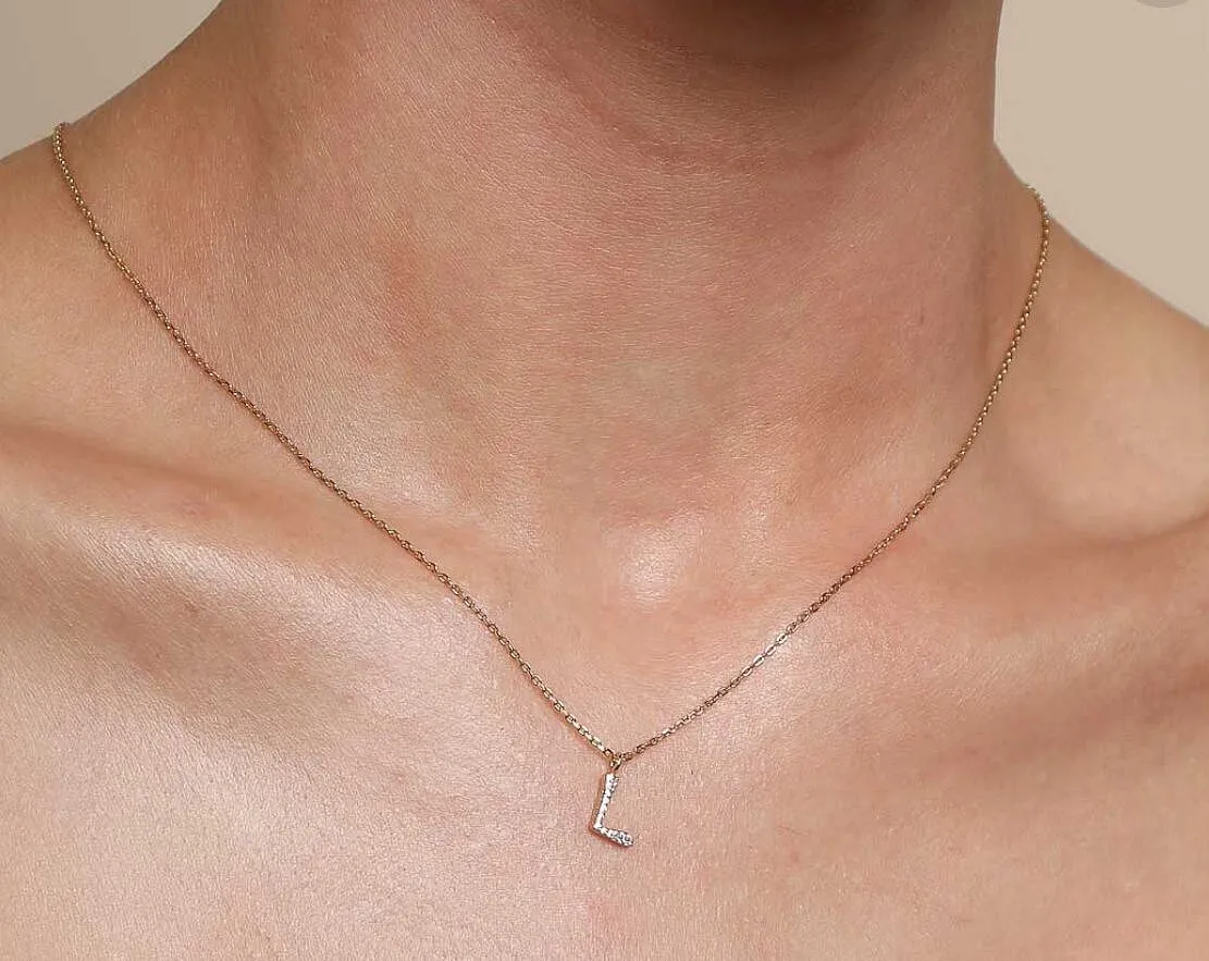 Astrid & Miyu L Initial Pavé Pendant collier initiale L doré