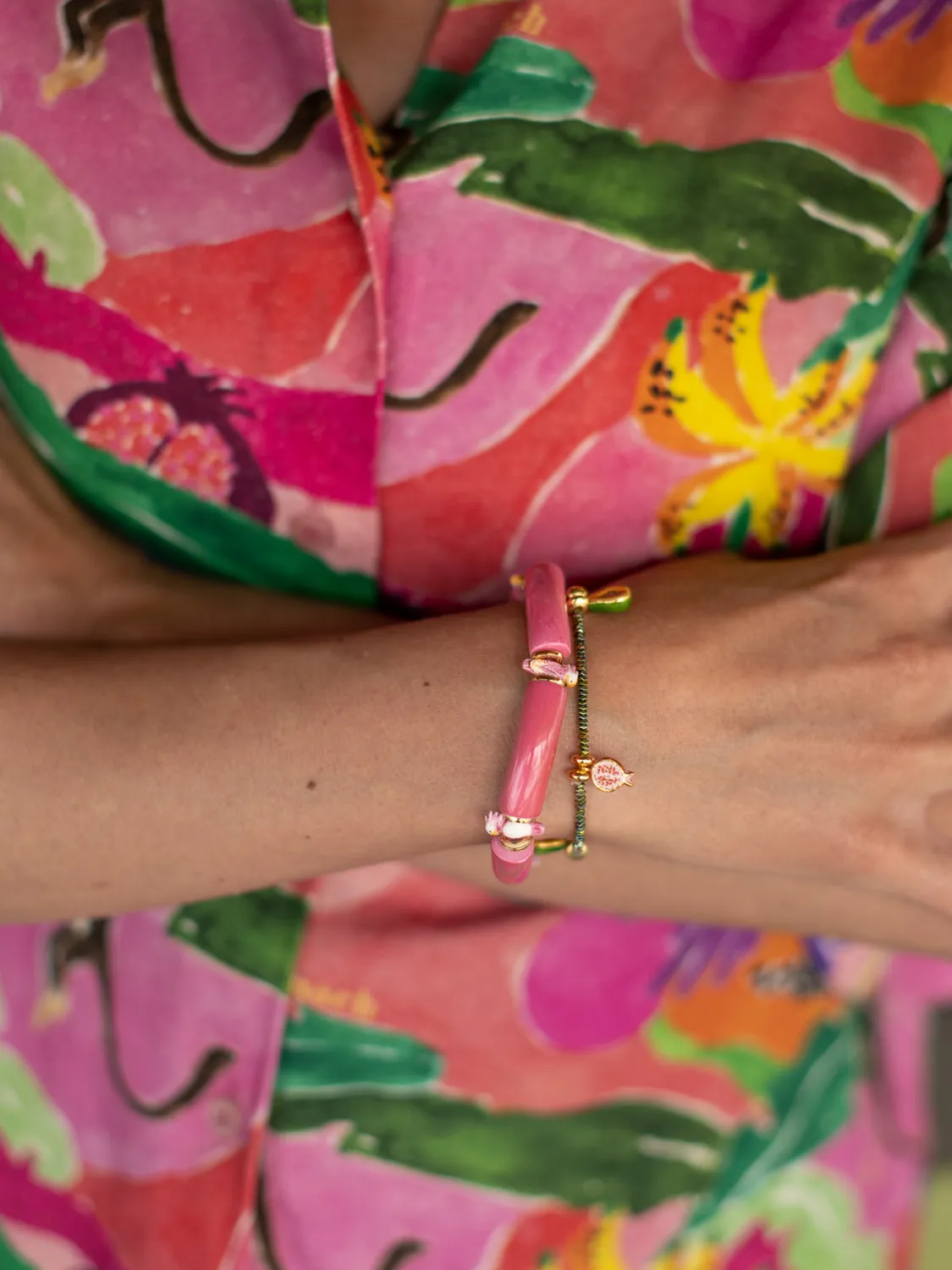 Nach Bijoux perles roses cacatoès bracelet porcelaine verre