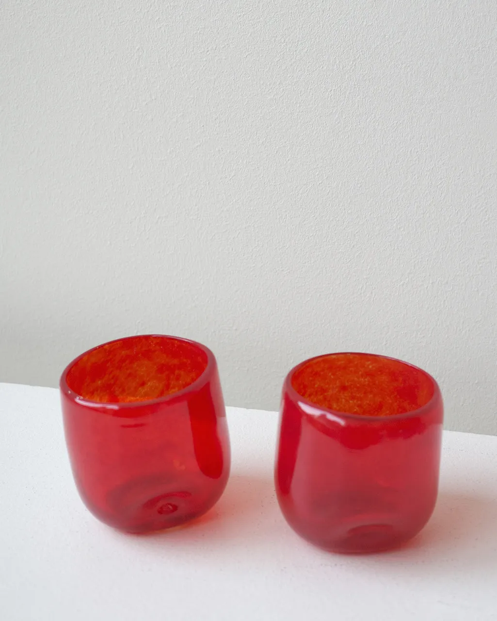 Completedworks Thaw lot 2 verres verre recyclé rouge