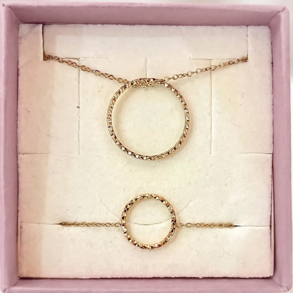 Nao de Paris Cercle d'Or coffret collier bracelet doré