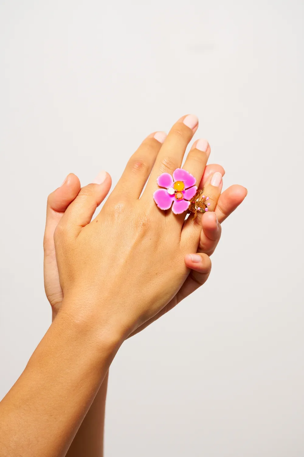 Philippe Ferrandis Ischia bague double fleur ajustable émaillée