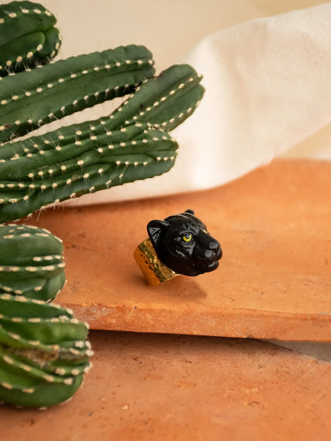 Nach Bijoux panthère noire bague martelée ajustable