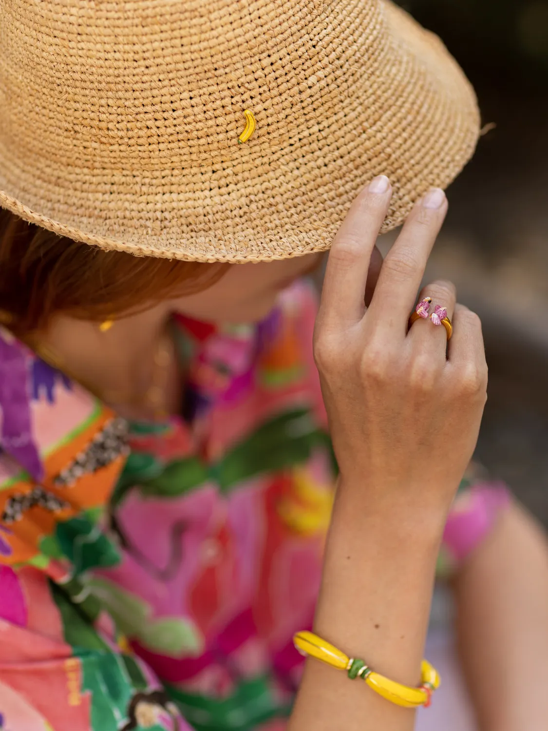Nach Bijoux Pins' banane broche porcelaine dorée