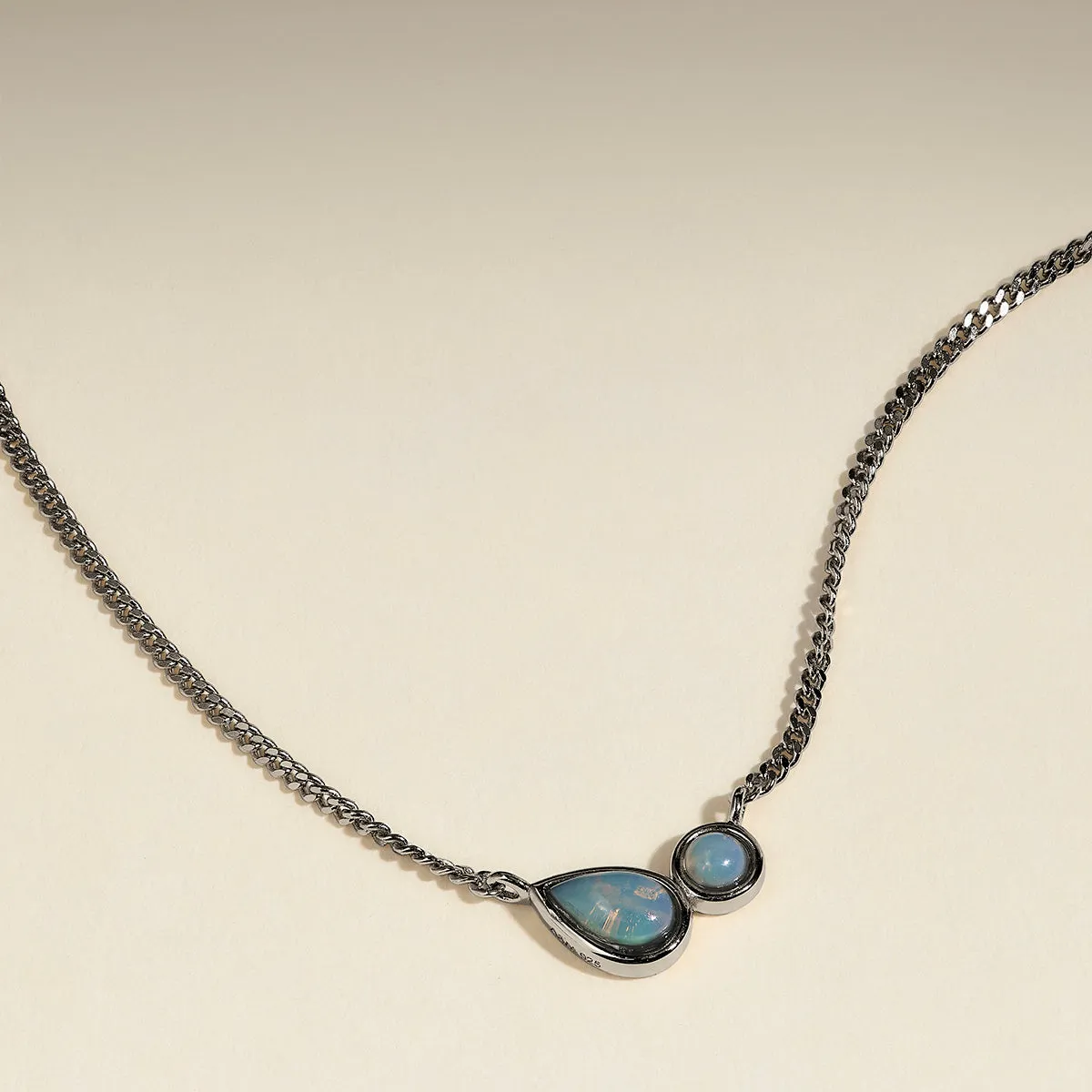 Astrid & Miyu Opal Bezel Pendant collier argent opale