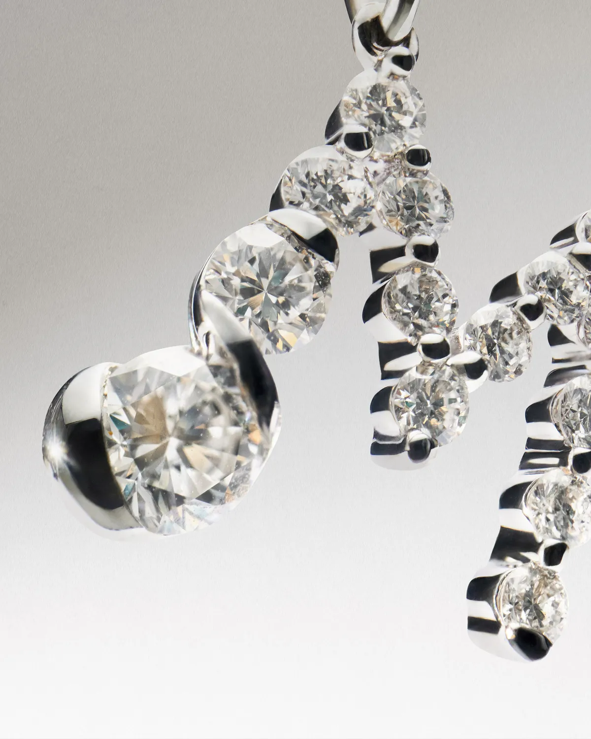 PDPAOLA Diamond Initials pendentif M or blanc diamants