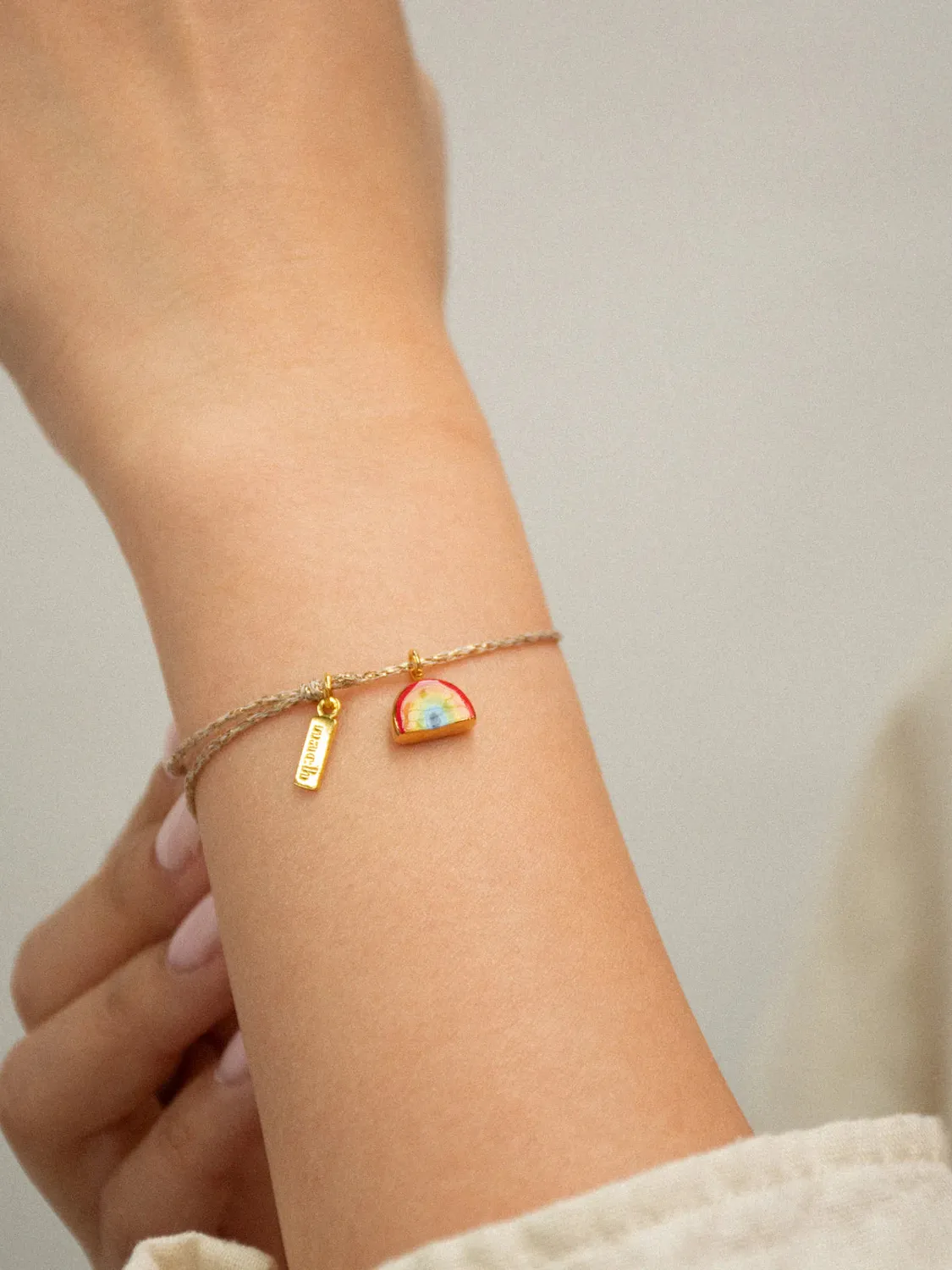 Nach Lucky You bracelet arc-en-ciel cordon beige