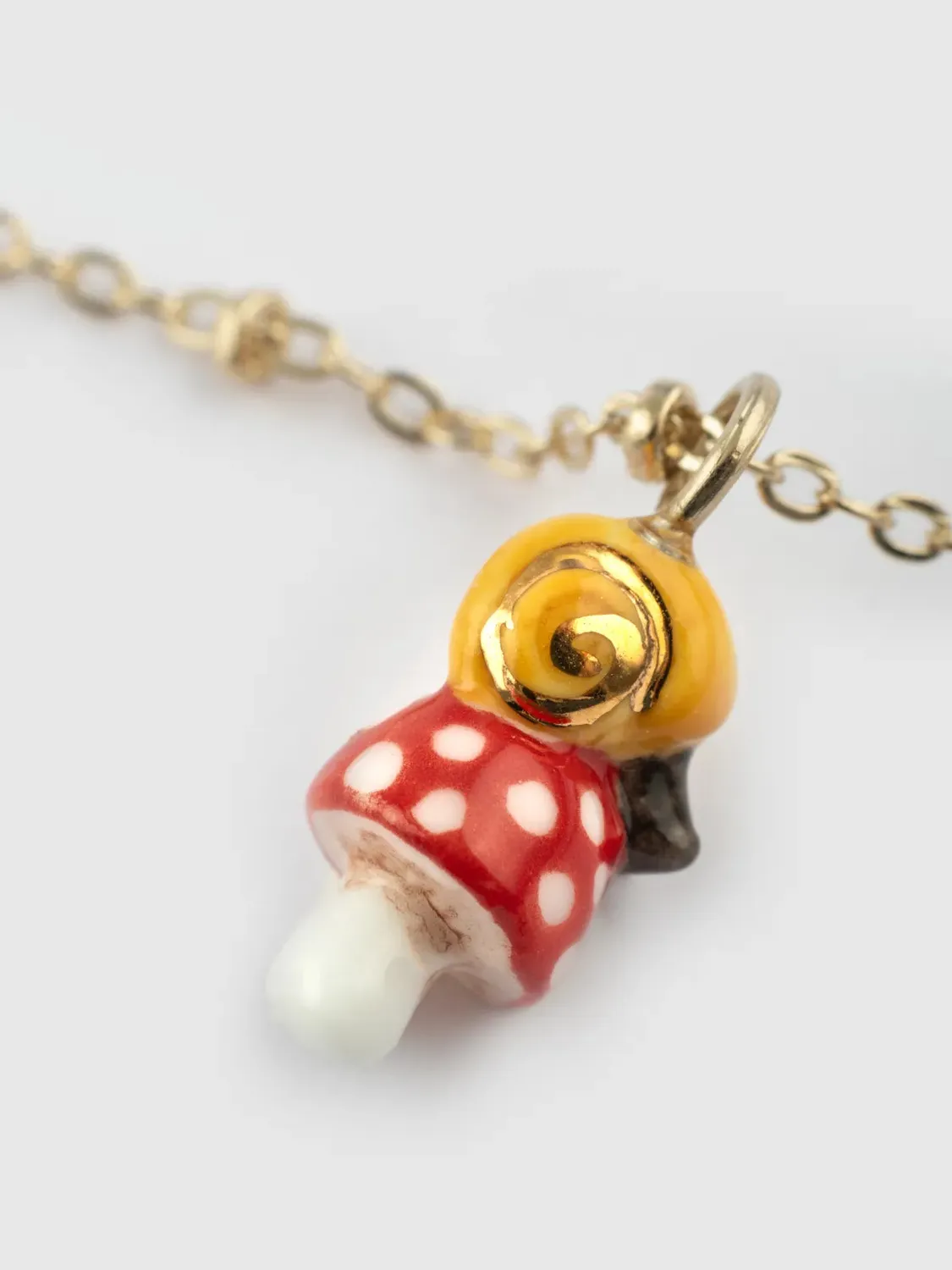 Nach Bijoux Escargot et champignon collier porcelaine 46,5 cm