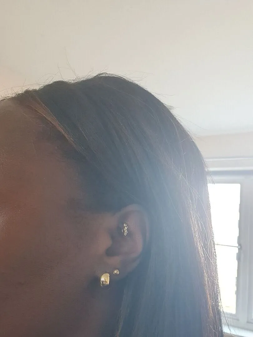 Astrid & Miyu Cluster Topaz Rook piercing or massif