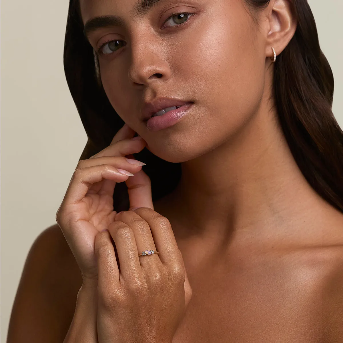 Astrid & Miyu Milestone Opal October bague or massif opale