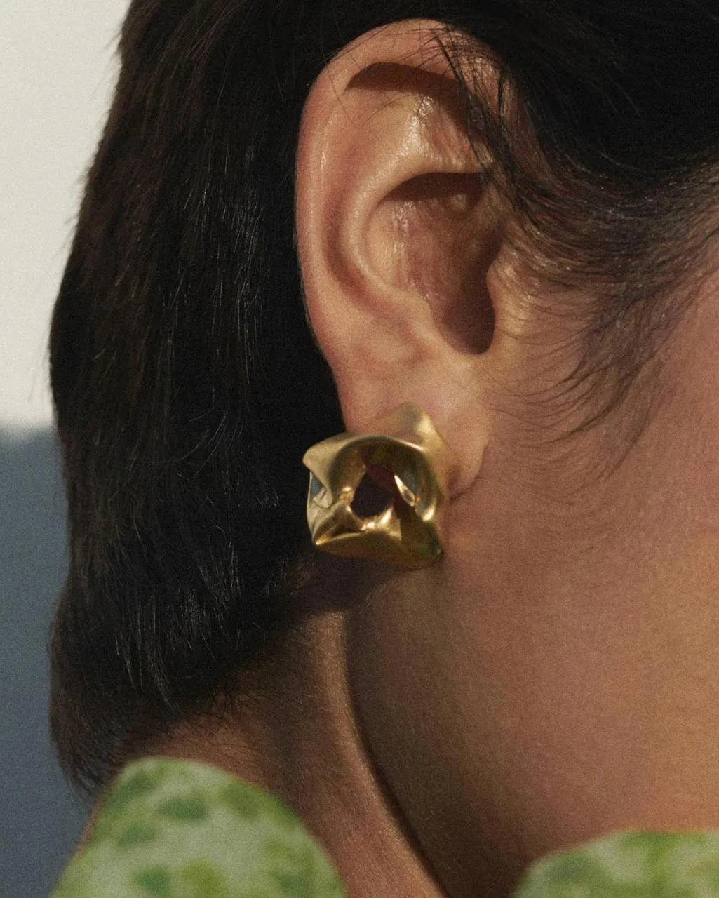 Completedworks Notsobig Scrunch boucles d'oreilles vermeil froissé