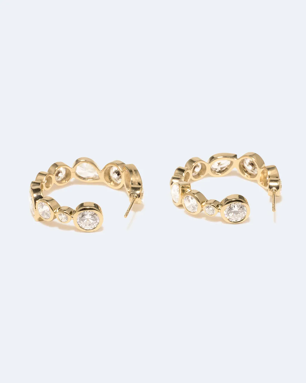 Completedworks A Few Good Anti-Heroes boucles zirconia doré