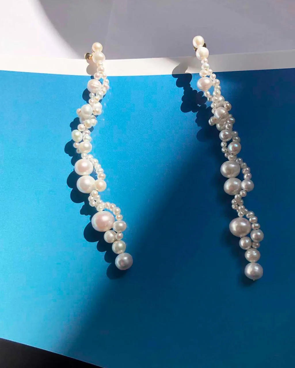 Completedworks Running for the Hills boucles d'oreilles perle vermeil