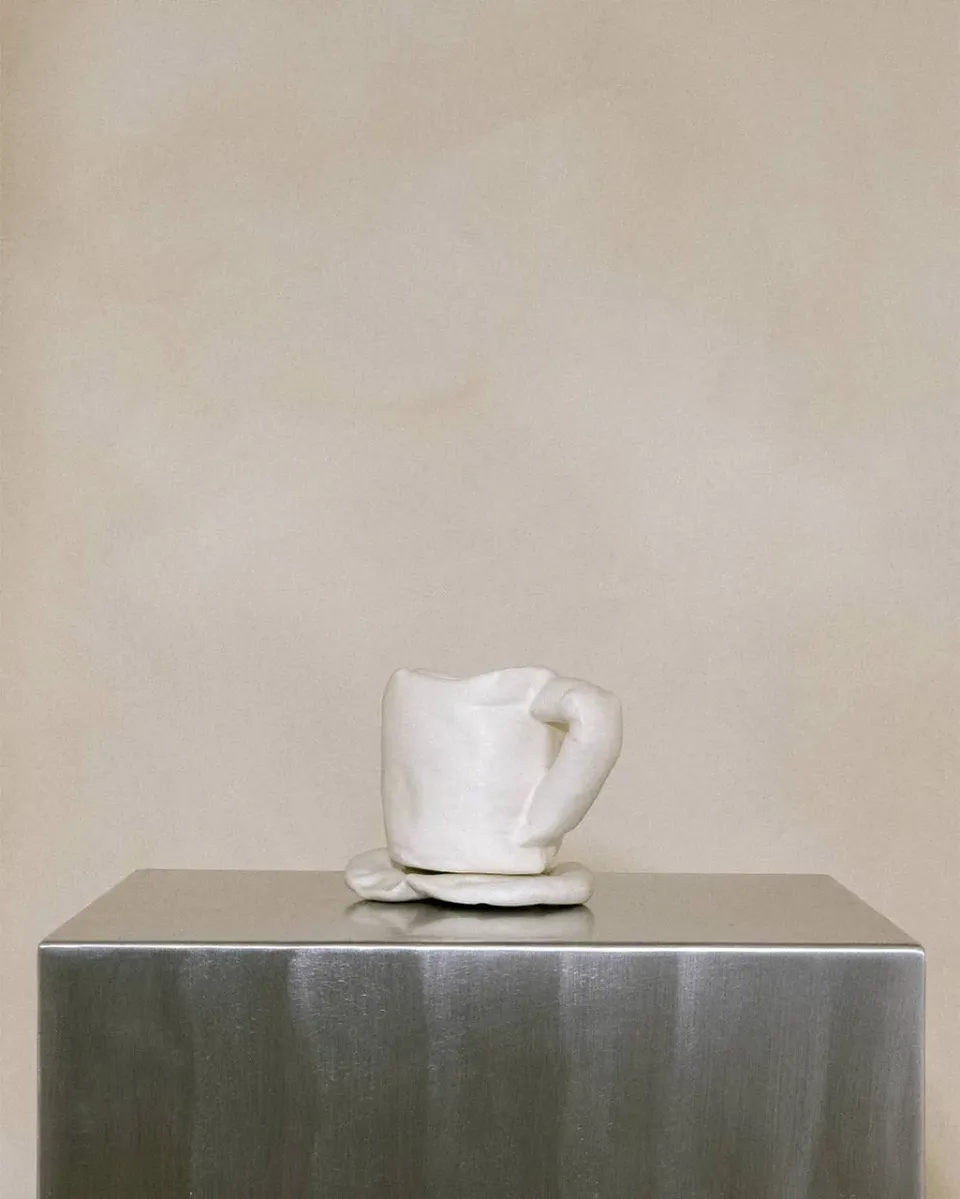 Completedworks Deflating mug céramique blanc mat