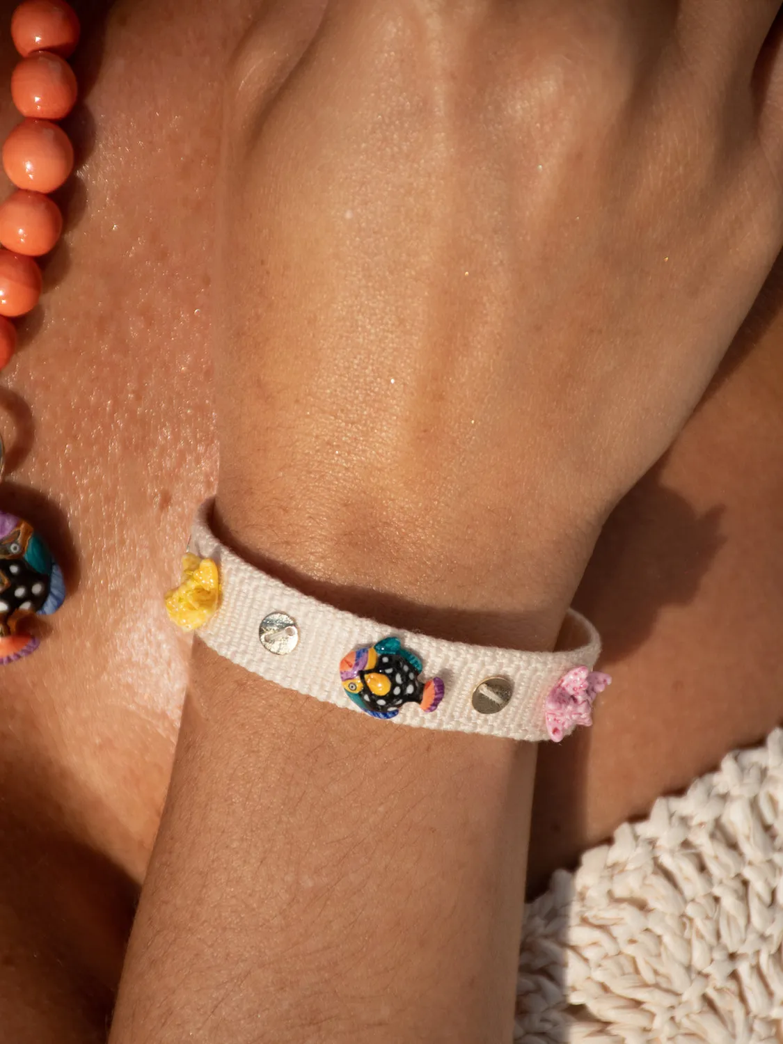 Nach Bijoux Aloha bracelet tressé beige à charms coton