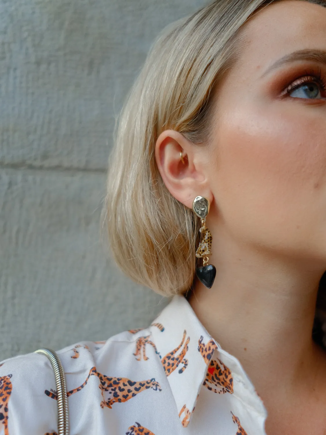 Nach Bijoux Premier amour guépard boucles d'oreilles pendantes noires