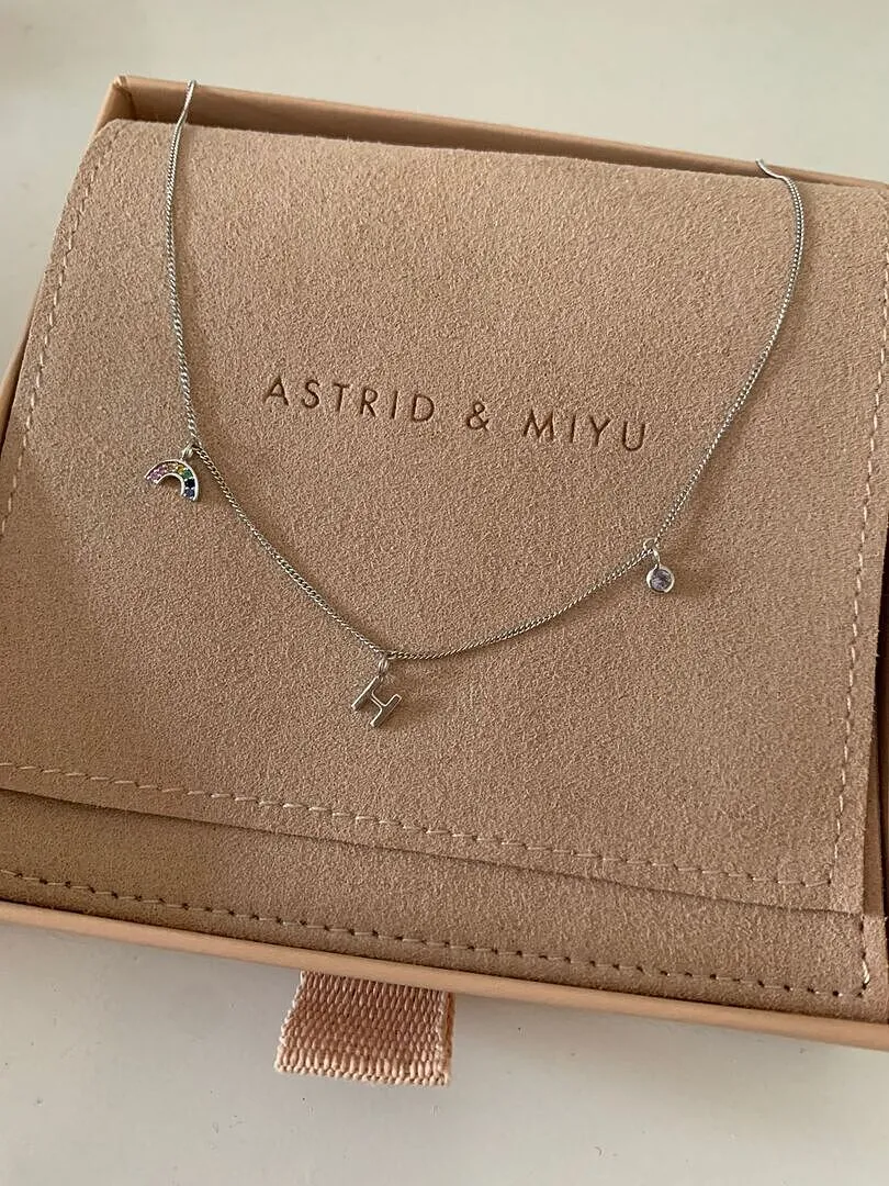 Astrid & Miyu Miyu Chain collier or blanc massif