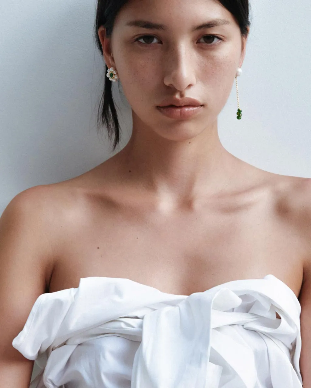 Completedworks Not Brainwashed boucles jade perle doré