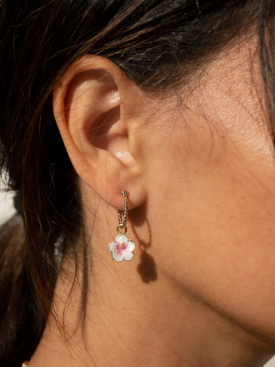 Nach Bijoux Mini créole hibiscus boucle doreille or fin à lunité