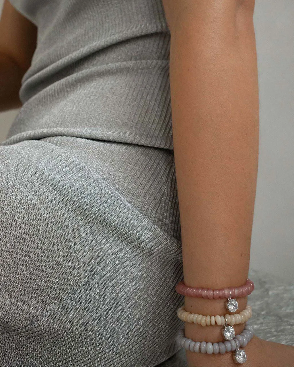 Completedworks Chutes bracelet perles verre rose