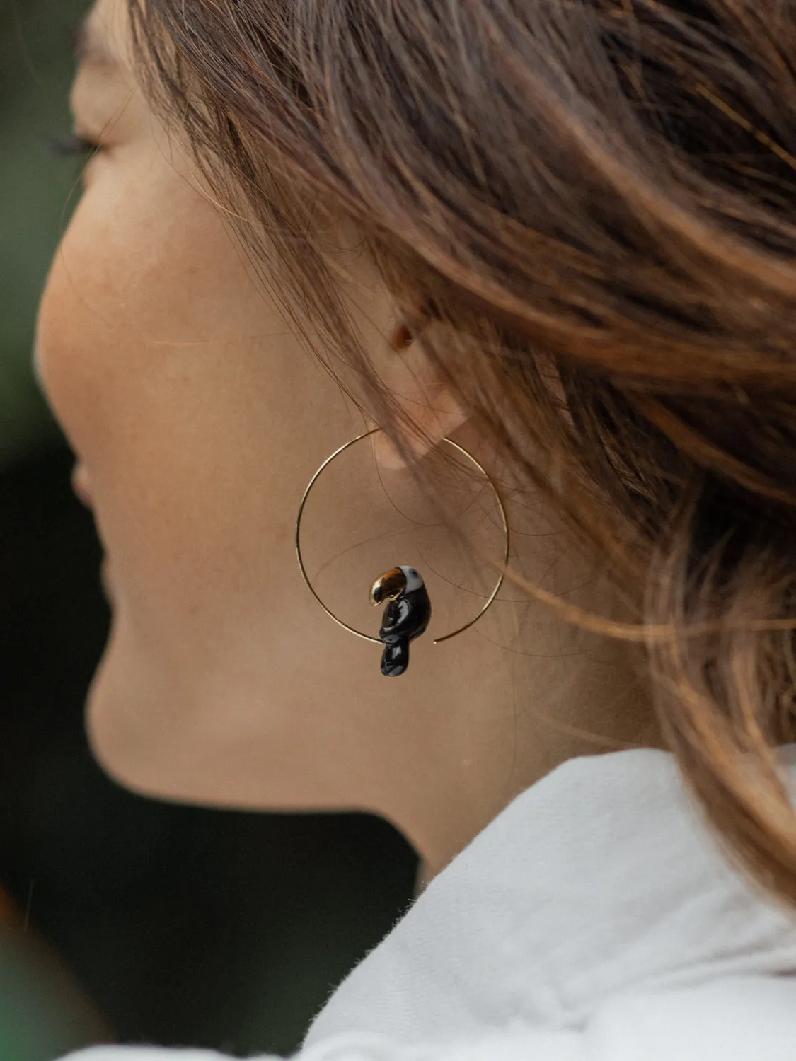 Nach Bijoux moyennes créoles toucan boucle d’oreilles porcelaine noire
