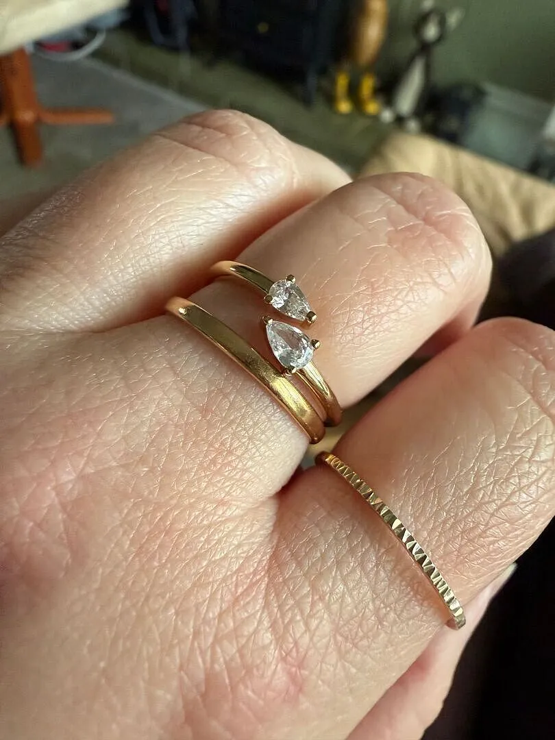 Astrid & Miyu Crystal Pear bague ouverte dorée poire