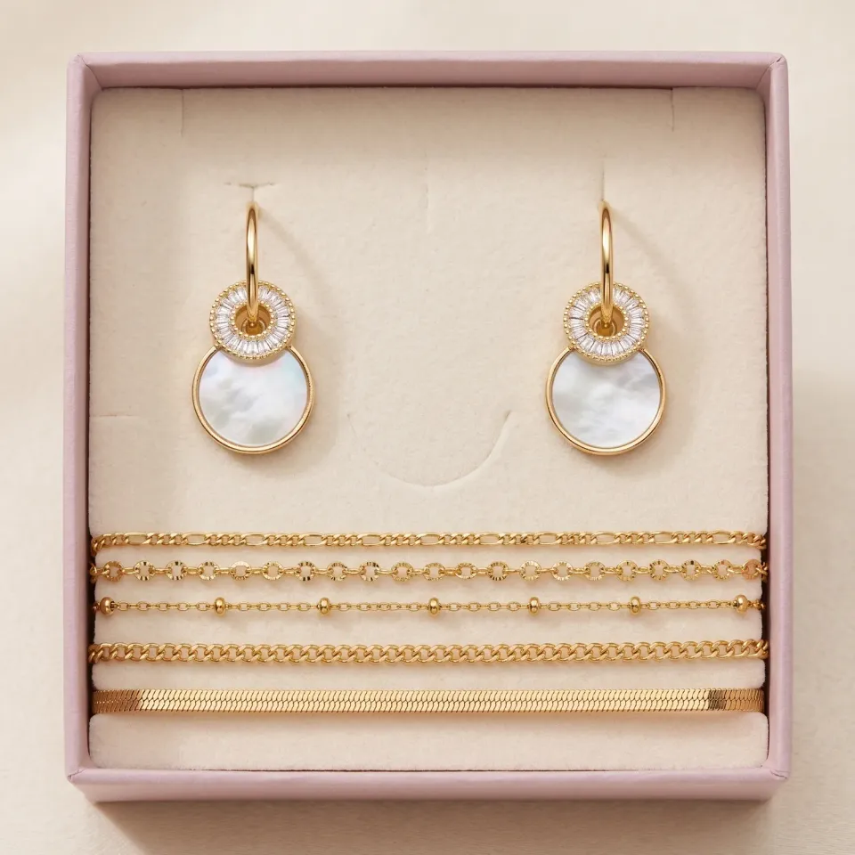 Nao de Paris Éclat coffret boucles nacre bracelet doré