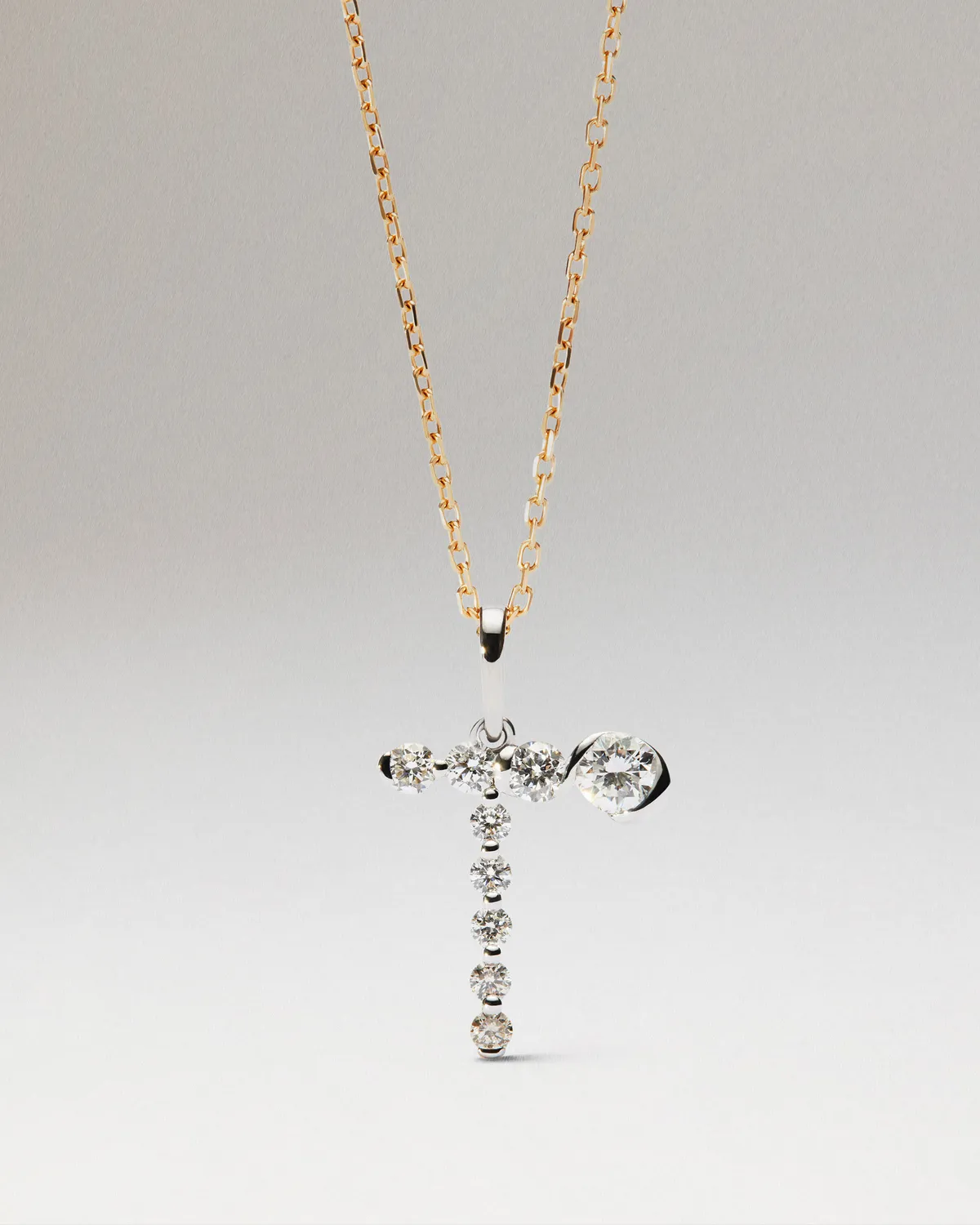 PDPAOLA T pendentif initiale or blanc diamants