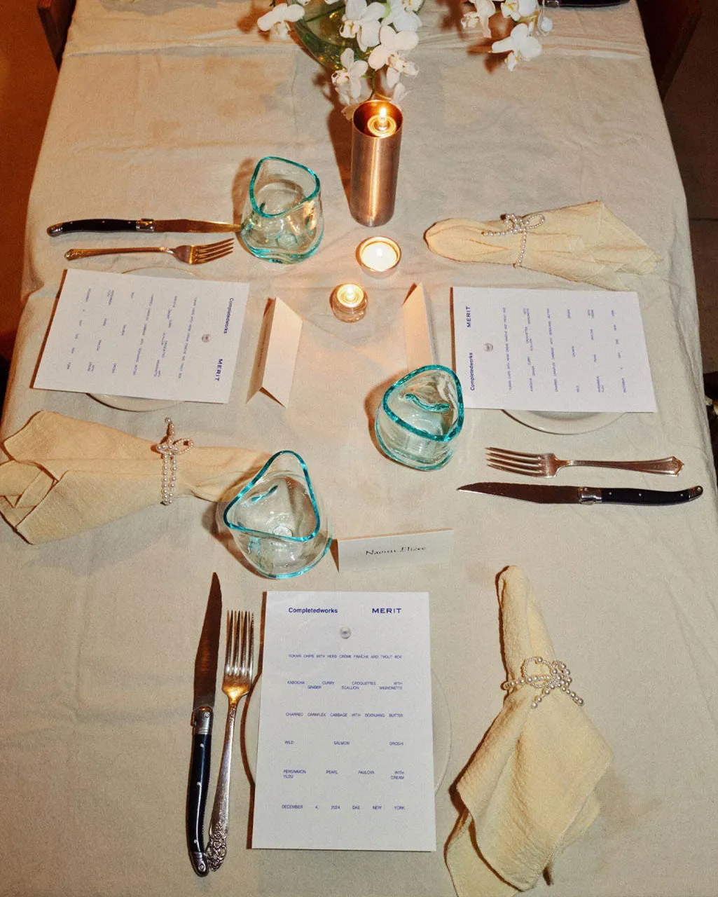 Completedworks Sit-Down lot 2 ronds serviette perles