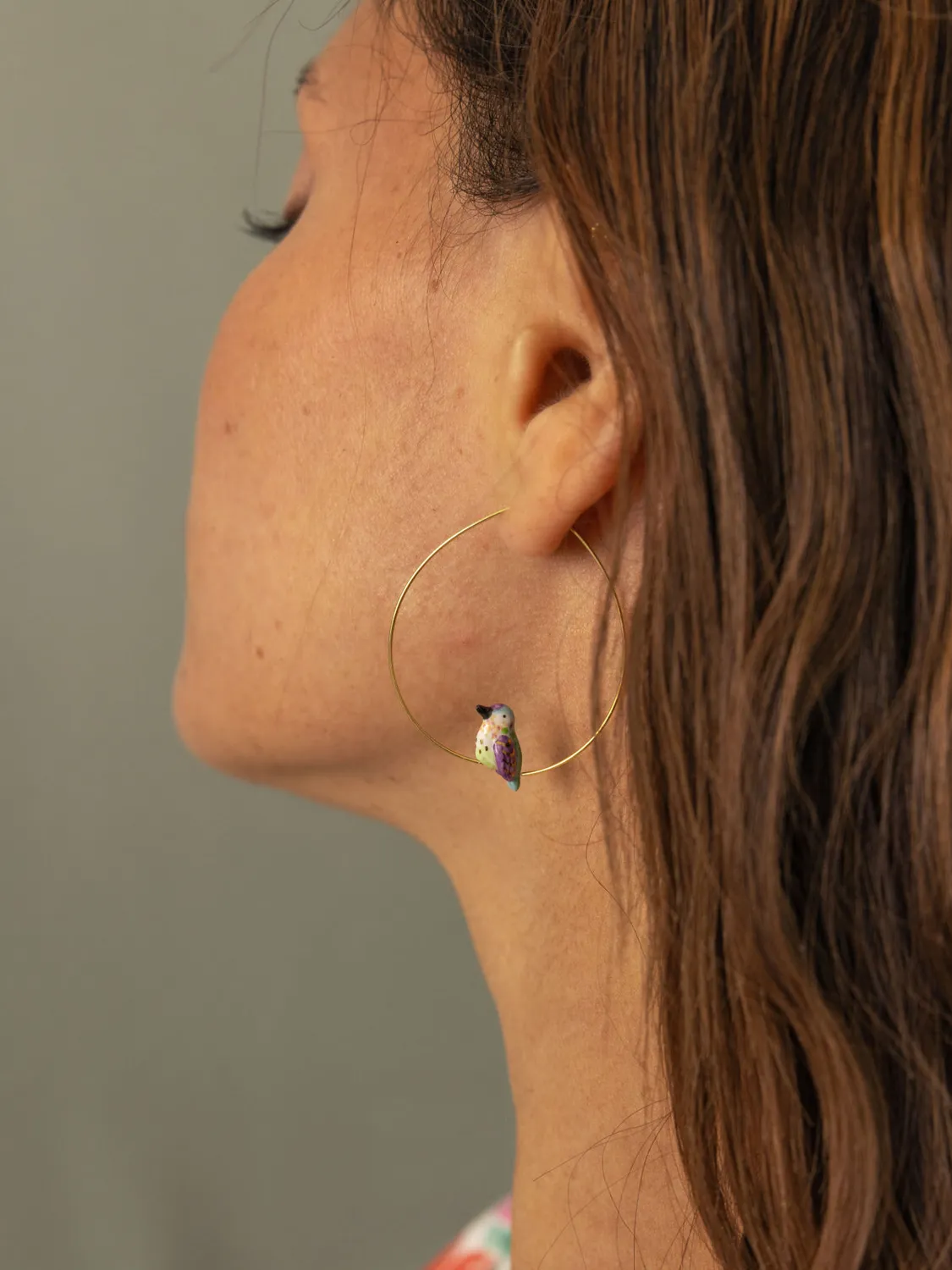 Nach Bijoux colibri d'Anna moyennes créoles porcelaine