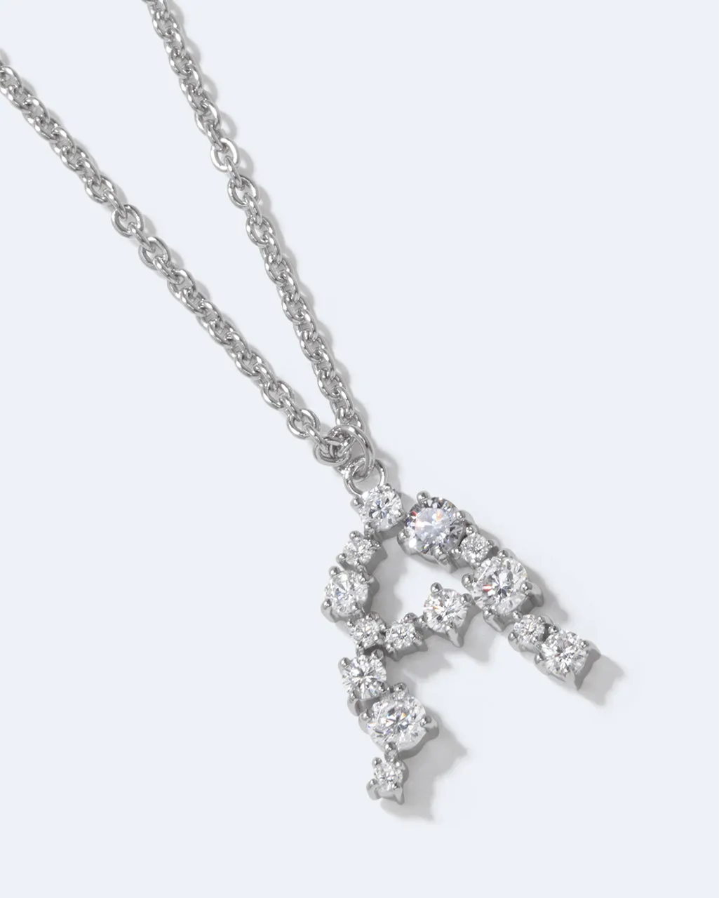 Completedworks Glitchy A collier lettre rhodié zirconia