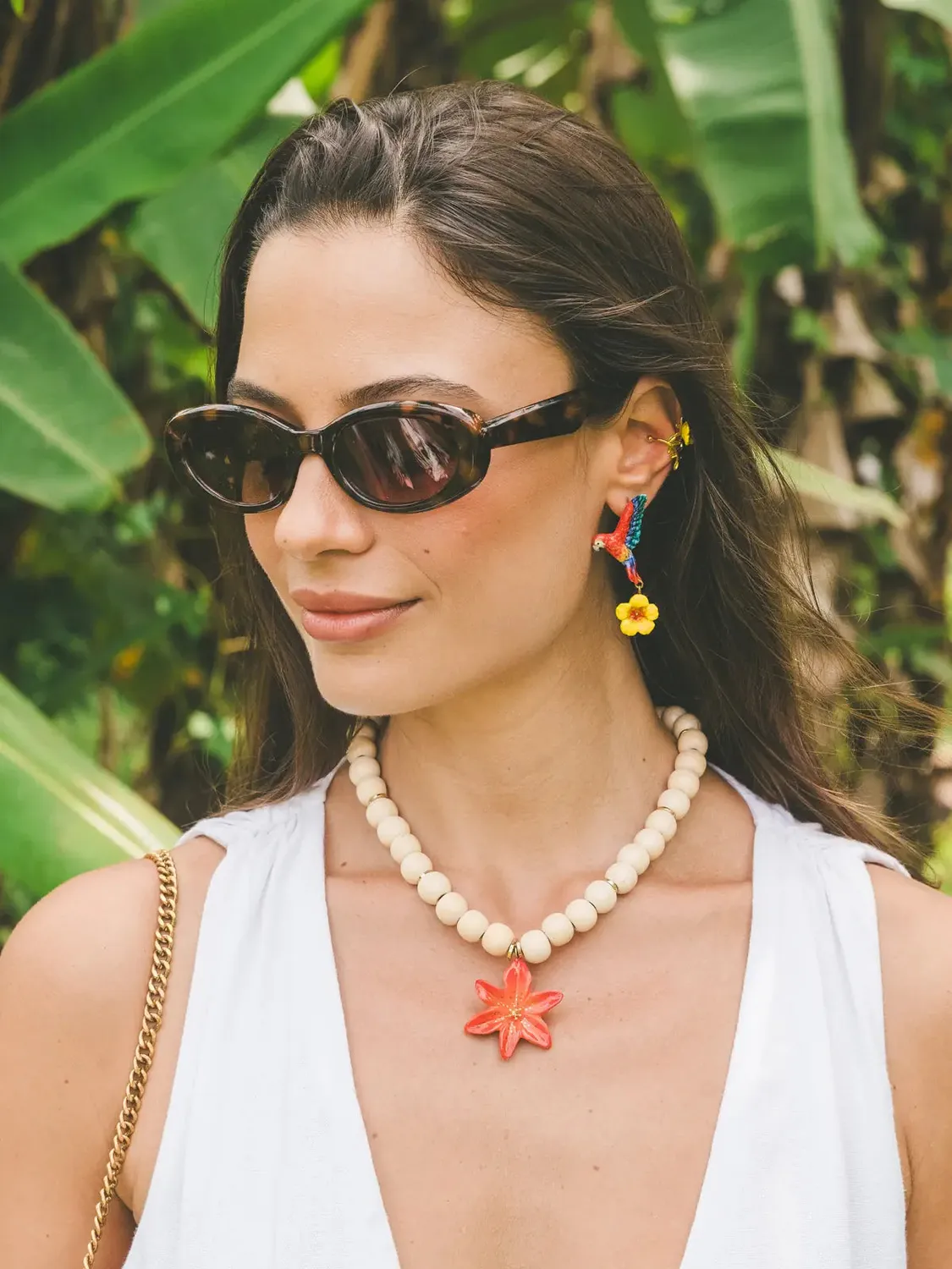 Nach Bijoux perroquet volant et hibiscus boucles d'oreilles pendantes tropicales