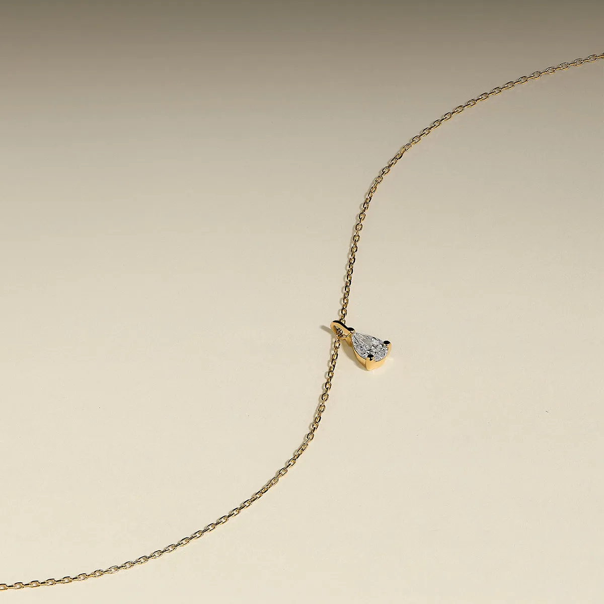 Astrid & Miyu Diamond Ornament Bauble collier diamant or