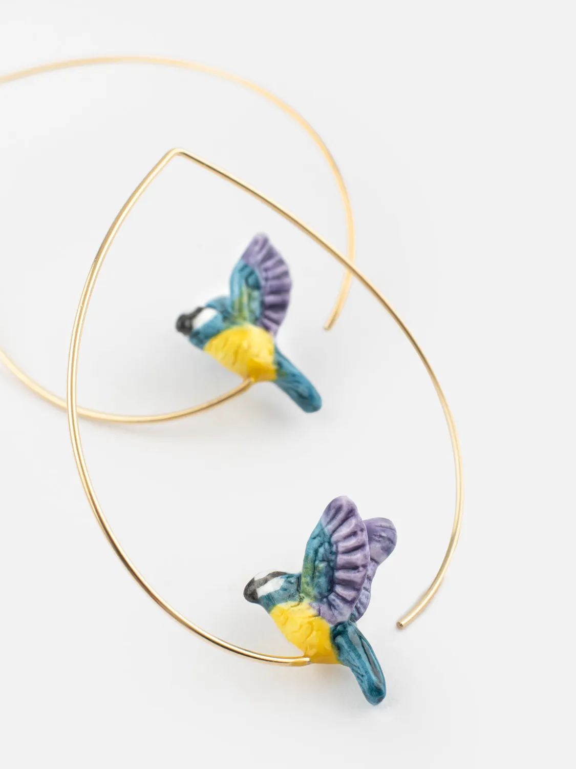 Nach Bijoux Mésange en vol boucles d'oreilles créoles bleues
