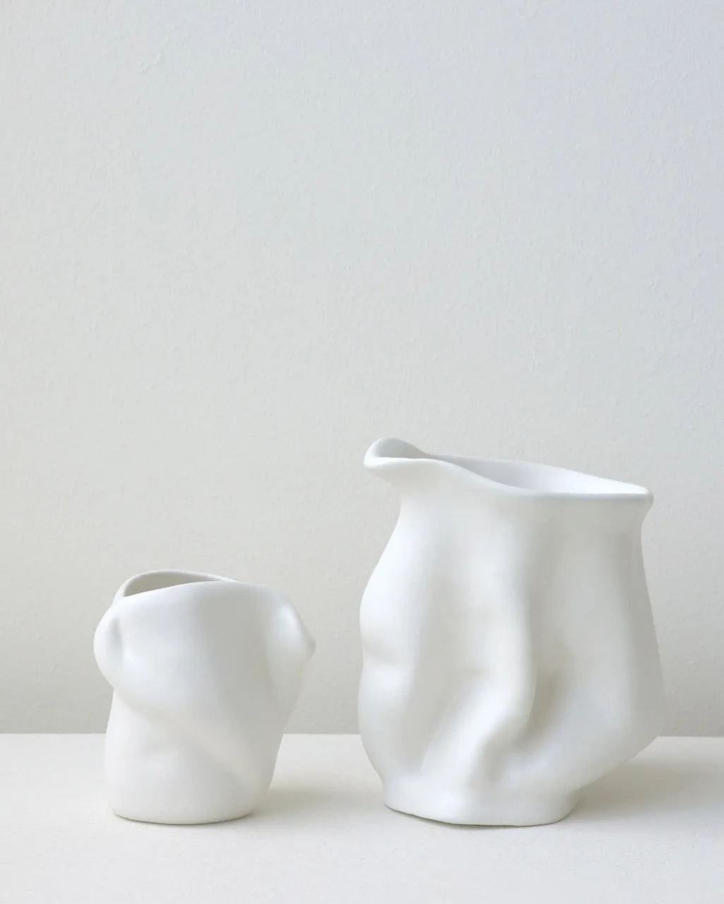 Completedworks Fold Milk Jug pichet blanc mat