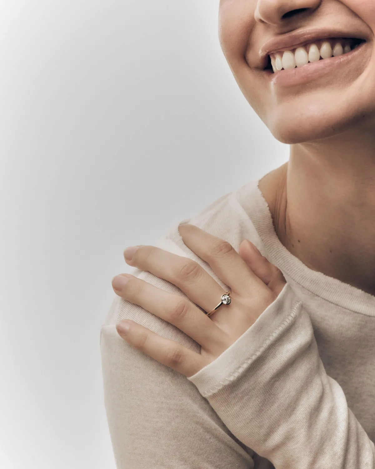 PDPAOLA Grace Mini bague solitaire diamant or 0,25 ct