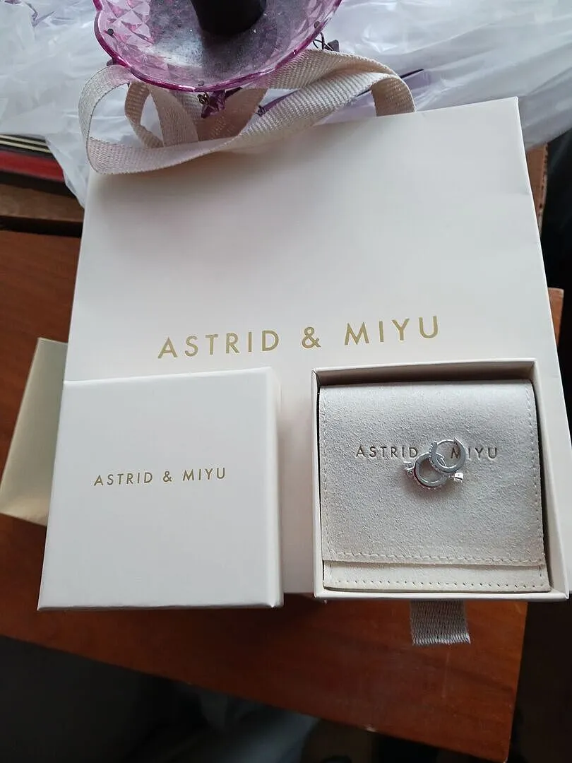 Astrid & Miyu Gift Bag pochon cadeau bijoux
