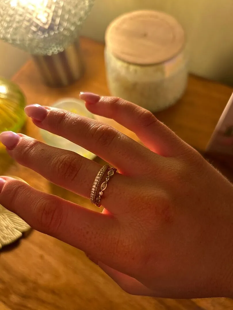 Astrid & Miyu Navette Crystal Band bague dorée cristal