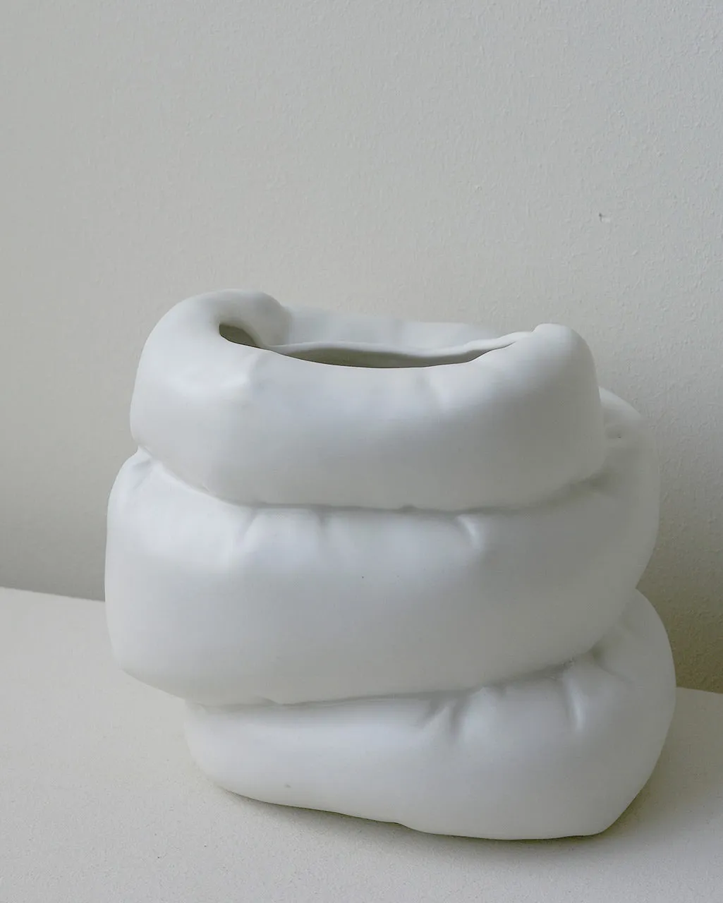 Completedworks Inflated grand vase céramique blanc mat