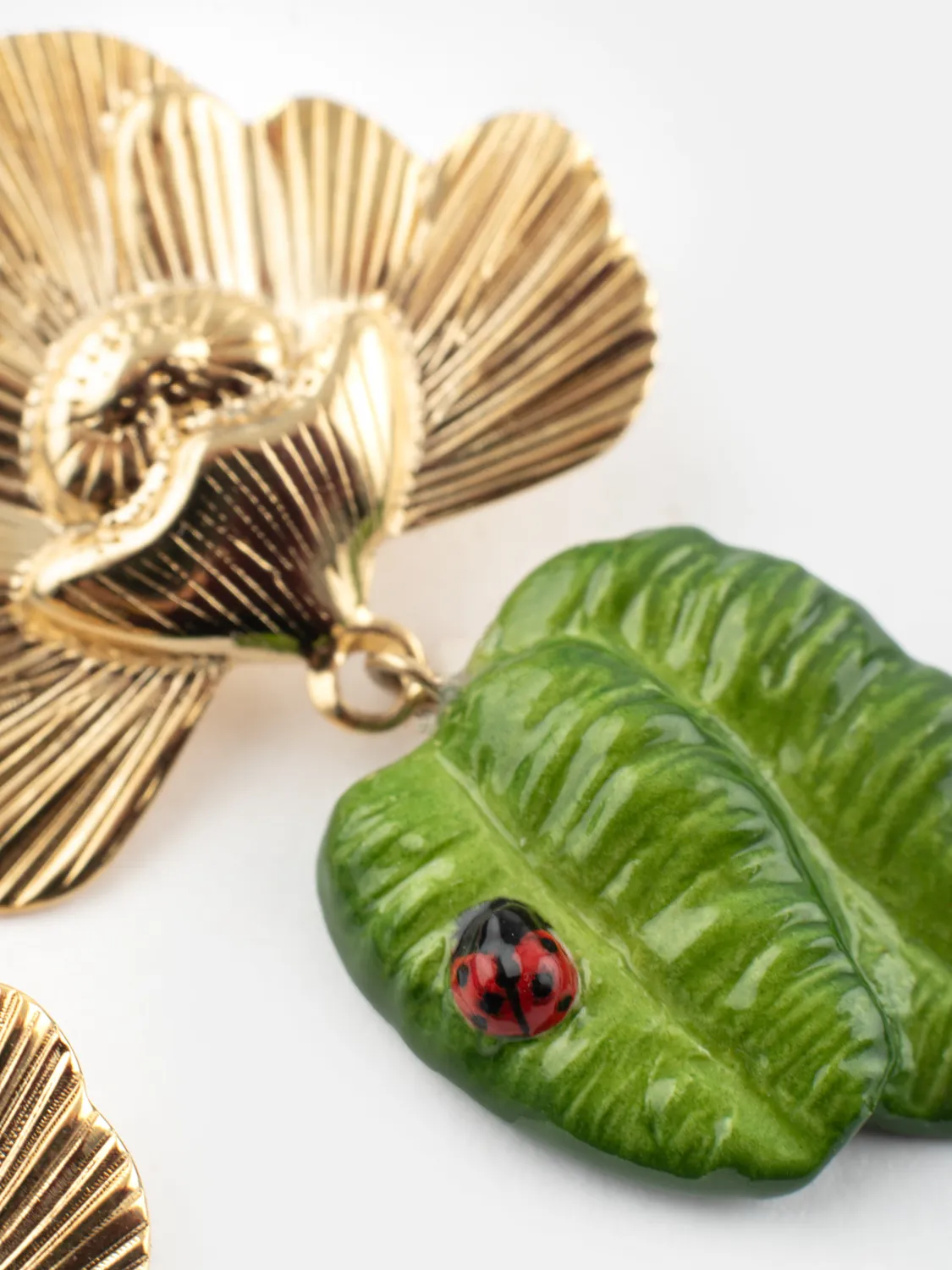 Nach Bijoux fleurs coccinelle pendantes boucles vertes