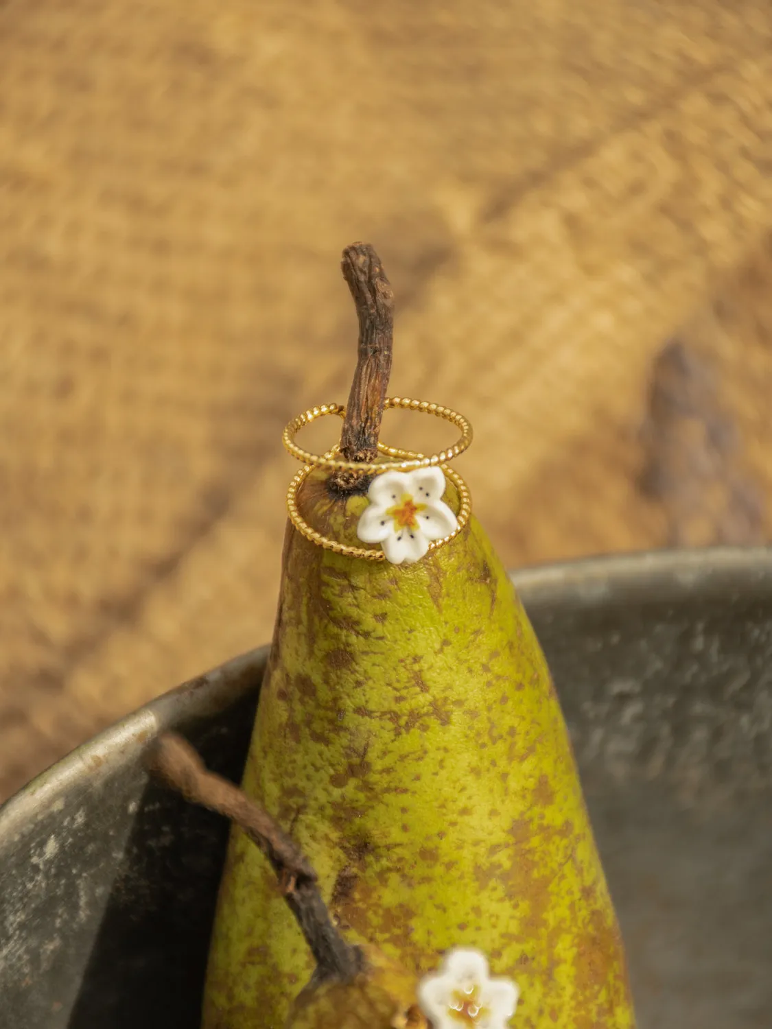 Nach Bijoux fleur de poirier bague double anneau ajustable