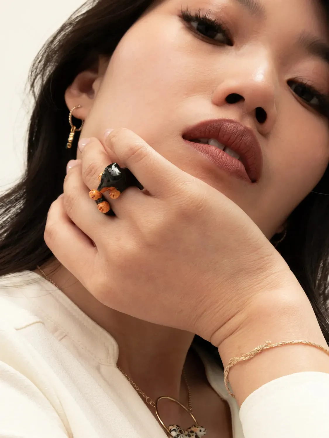 Nach Mochi Le Teckel bague porcelaine peinte main