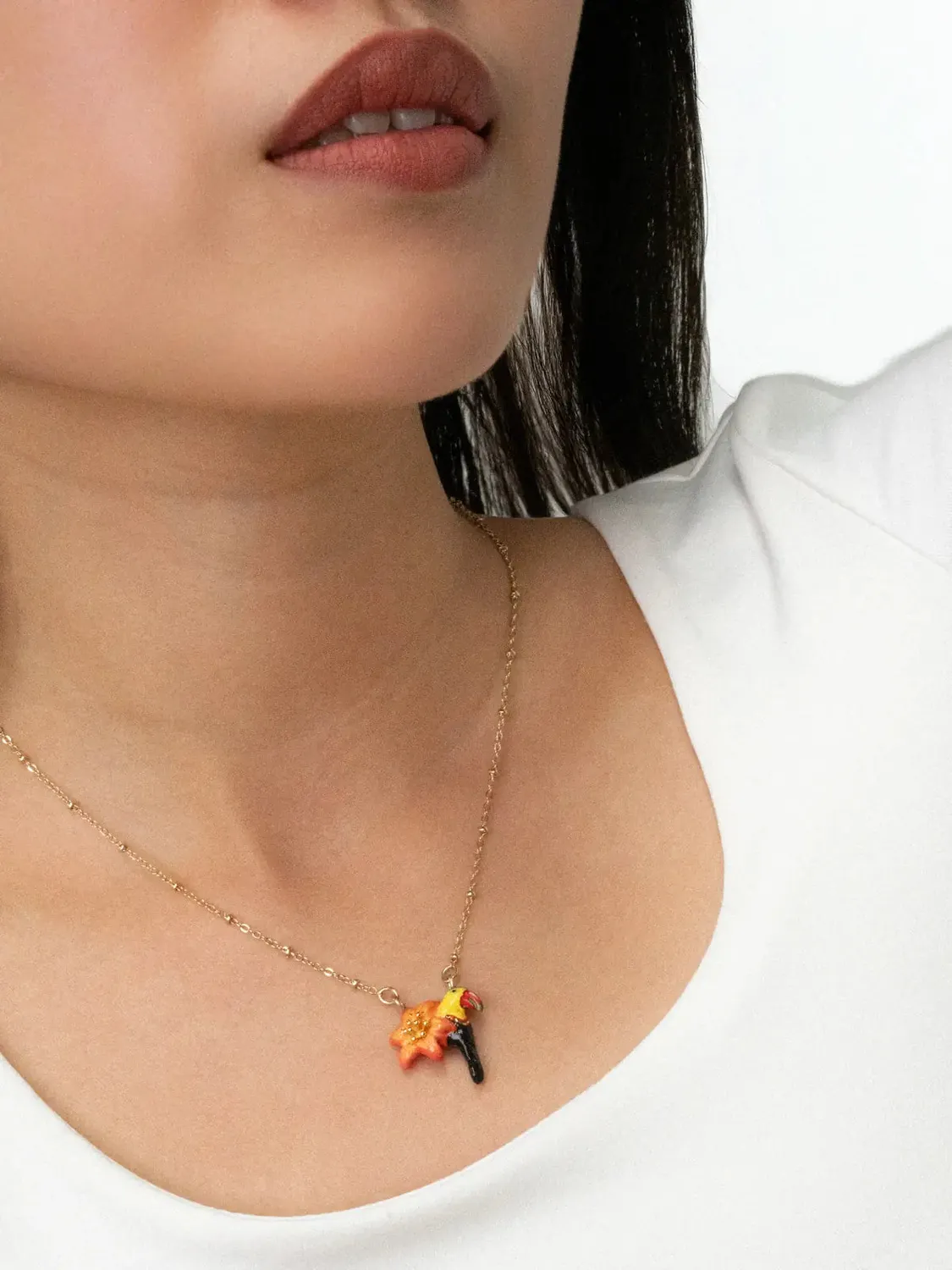Nach Bijoux Lys Toucan collier porcelaine fleur 46 cm
