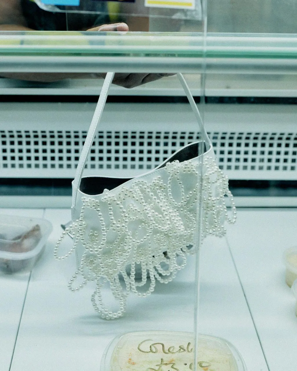 Completedworks Pearly Pearl sac cuir blanc perles