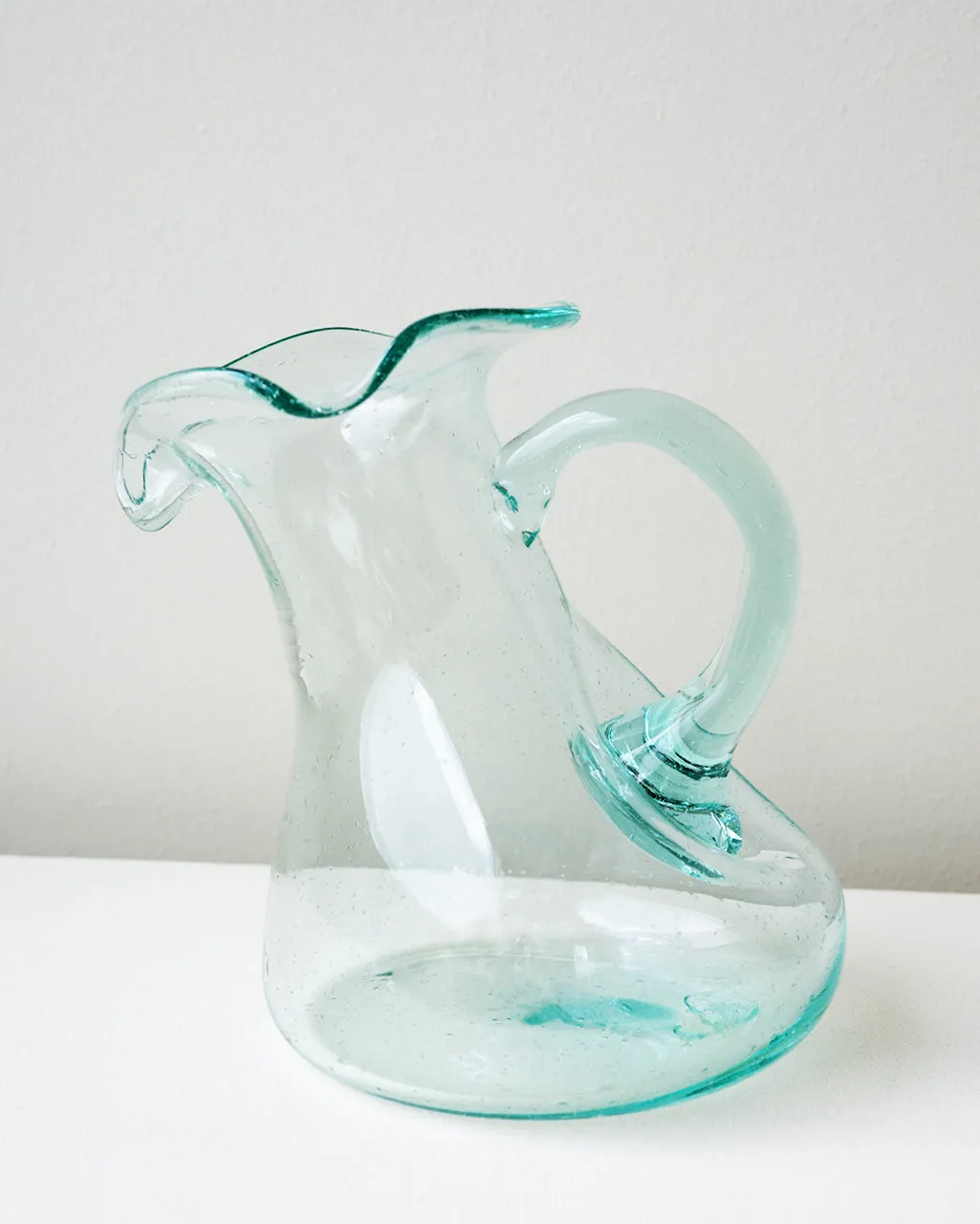 Completedworks Thaw Large carafe verre recyclé bleu