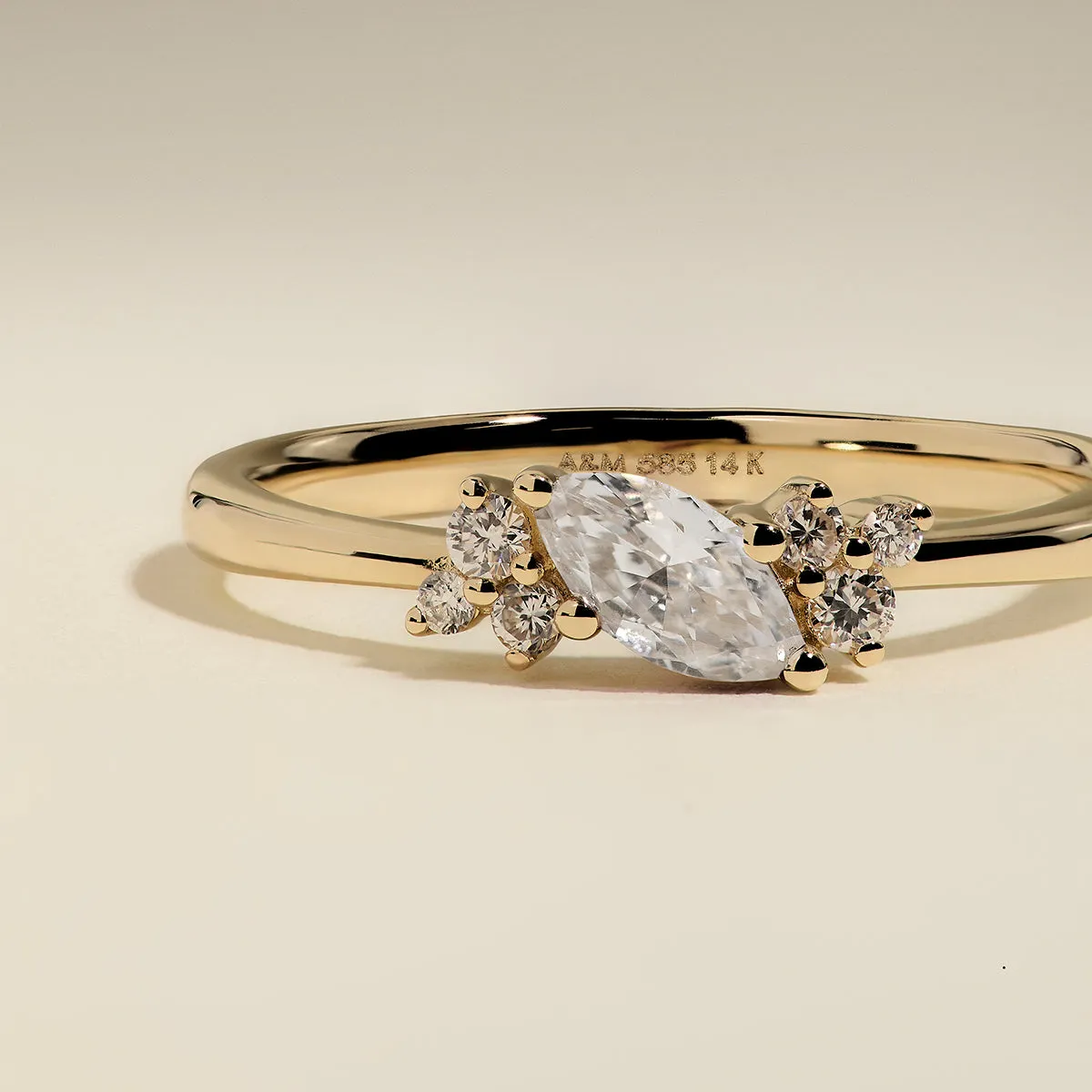 Astrid & Miyu April Milestone bague diamant or massif