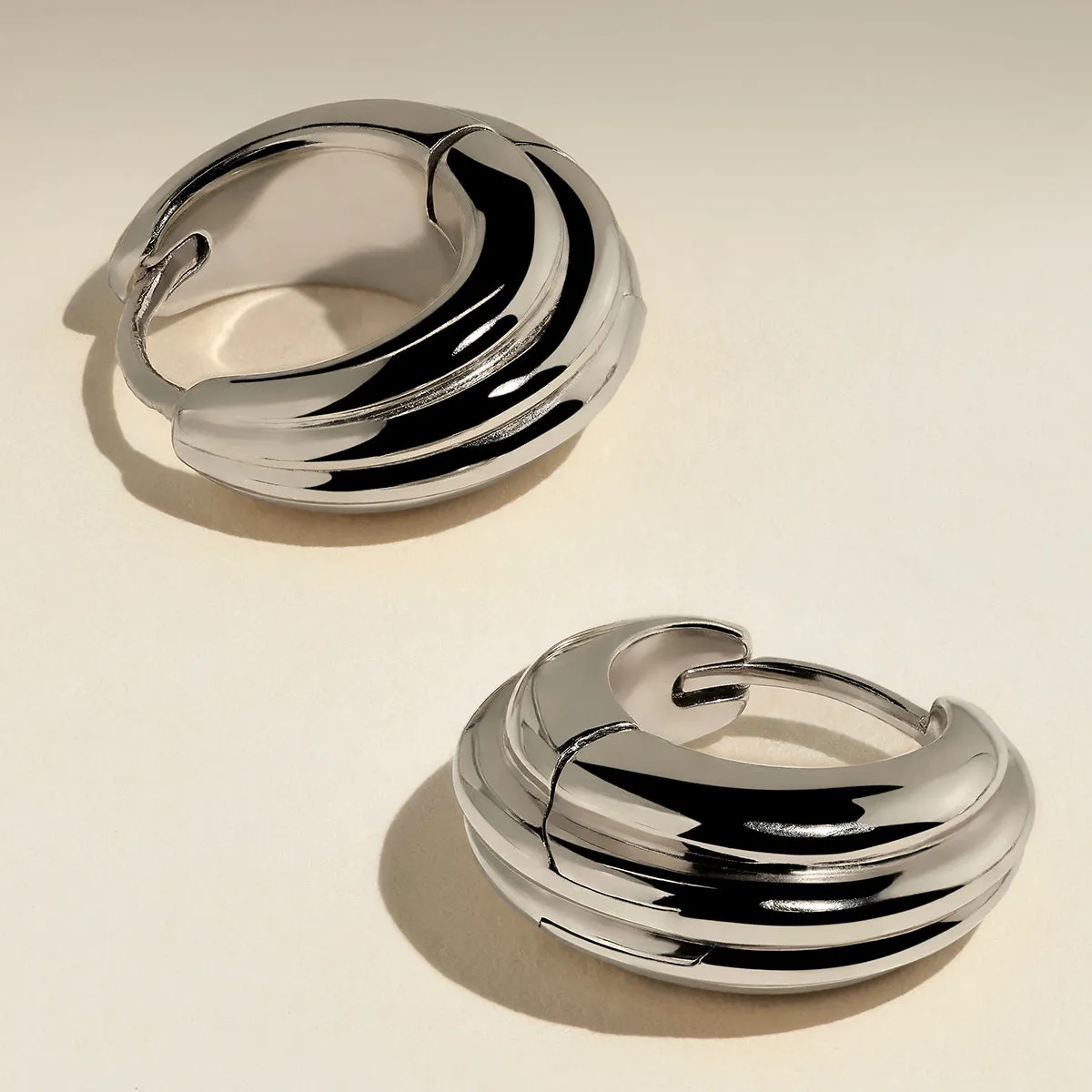 Astrid & Miyu Ripple Wave créoles argent ondulées