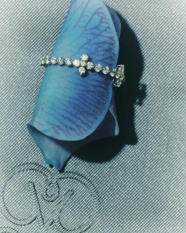 PDPAOLA Maggie Cascade bague or blanc diamants