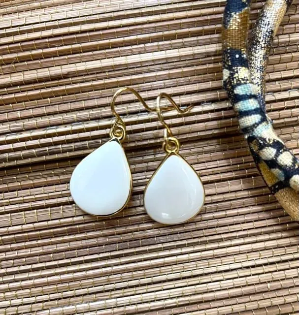Nao de Paris Mini goutte Milk boucles d'oreilles blanches