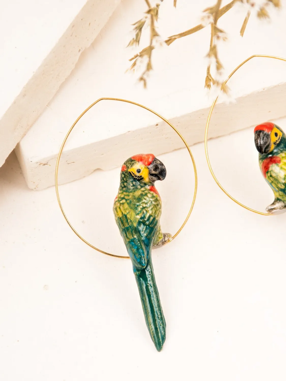 Nach Bijoux perroquet vert grandes créoles porcelaine 7 cm