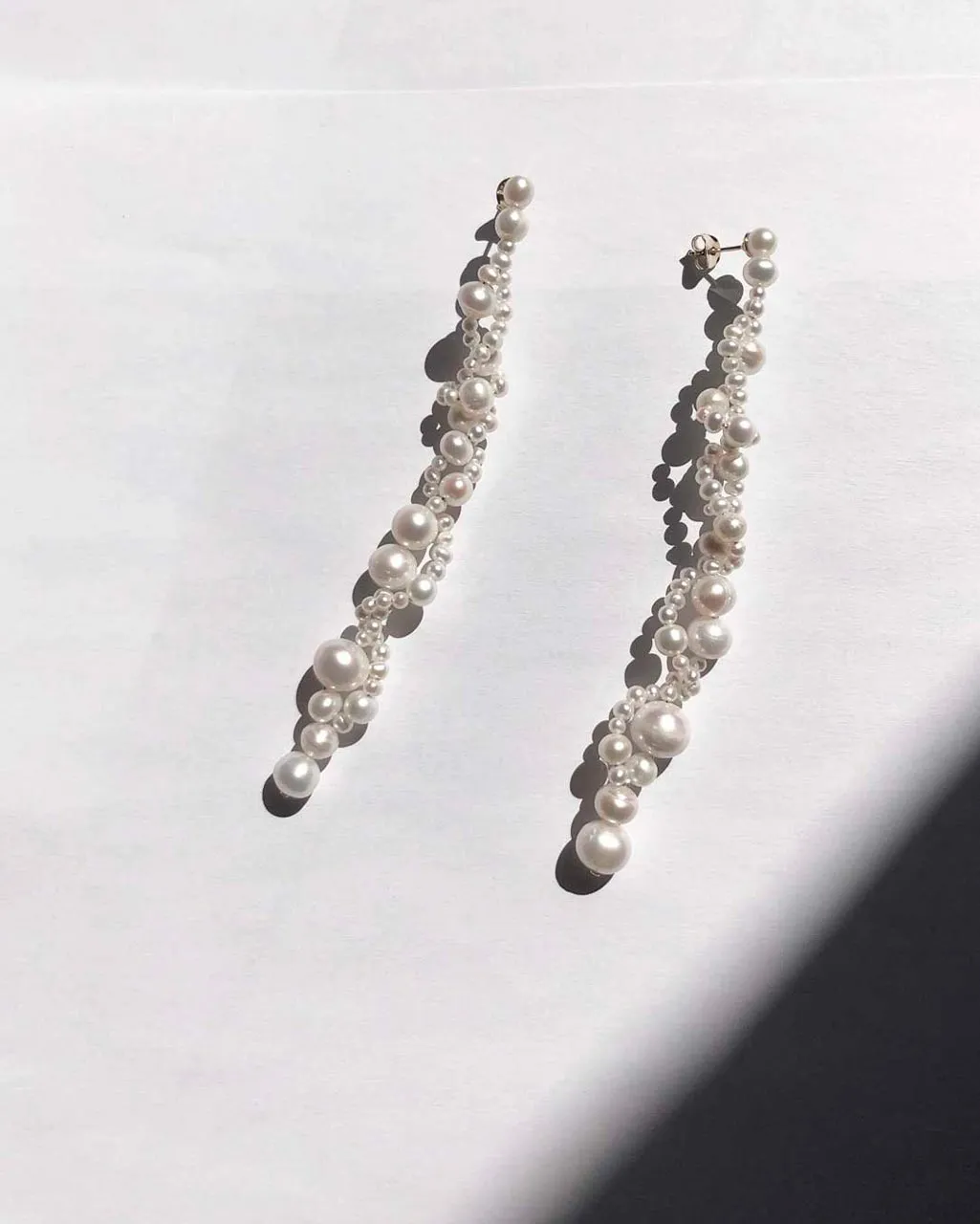 Completedworks Running for the Hills boucles d'oreilles perle vermeil